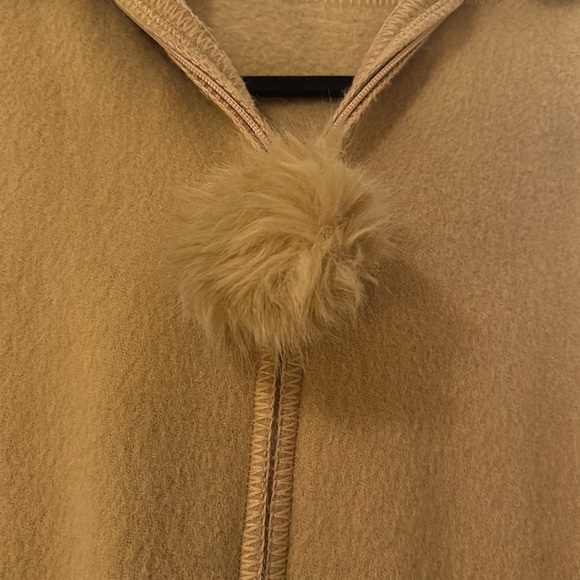 Full length Laparka wool coat with removable fur hood and shoulder pads - Picture 3 of 13